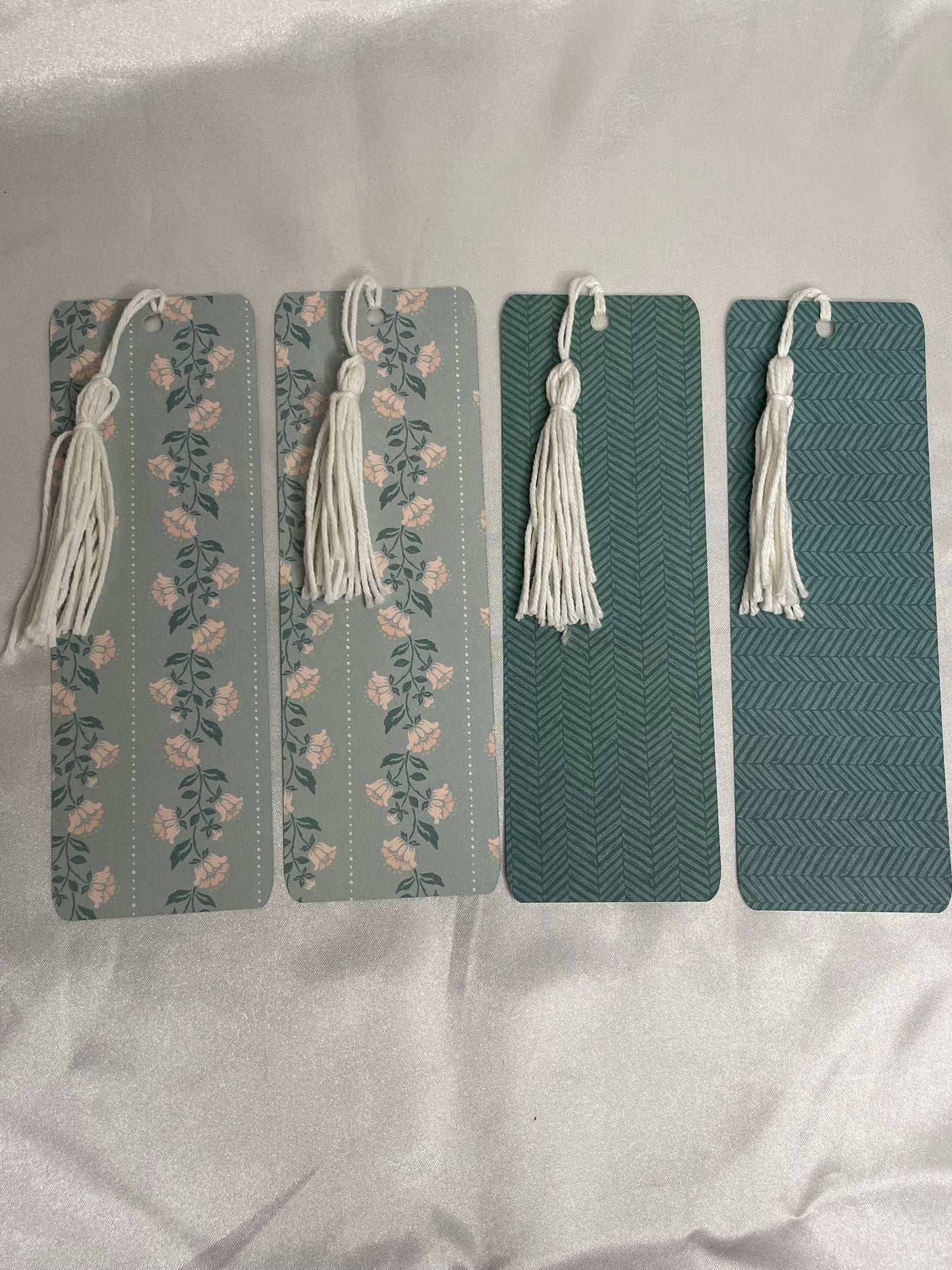 Bookmarks with tassel (double sided)